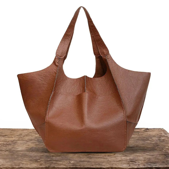Lauras Zeitlose Eleganz | Vintage Handtasche
