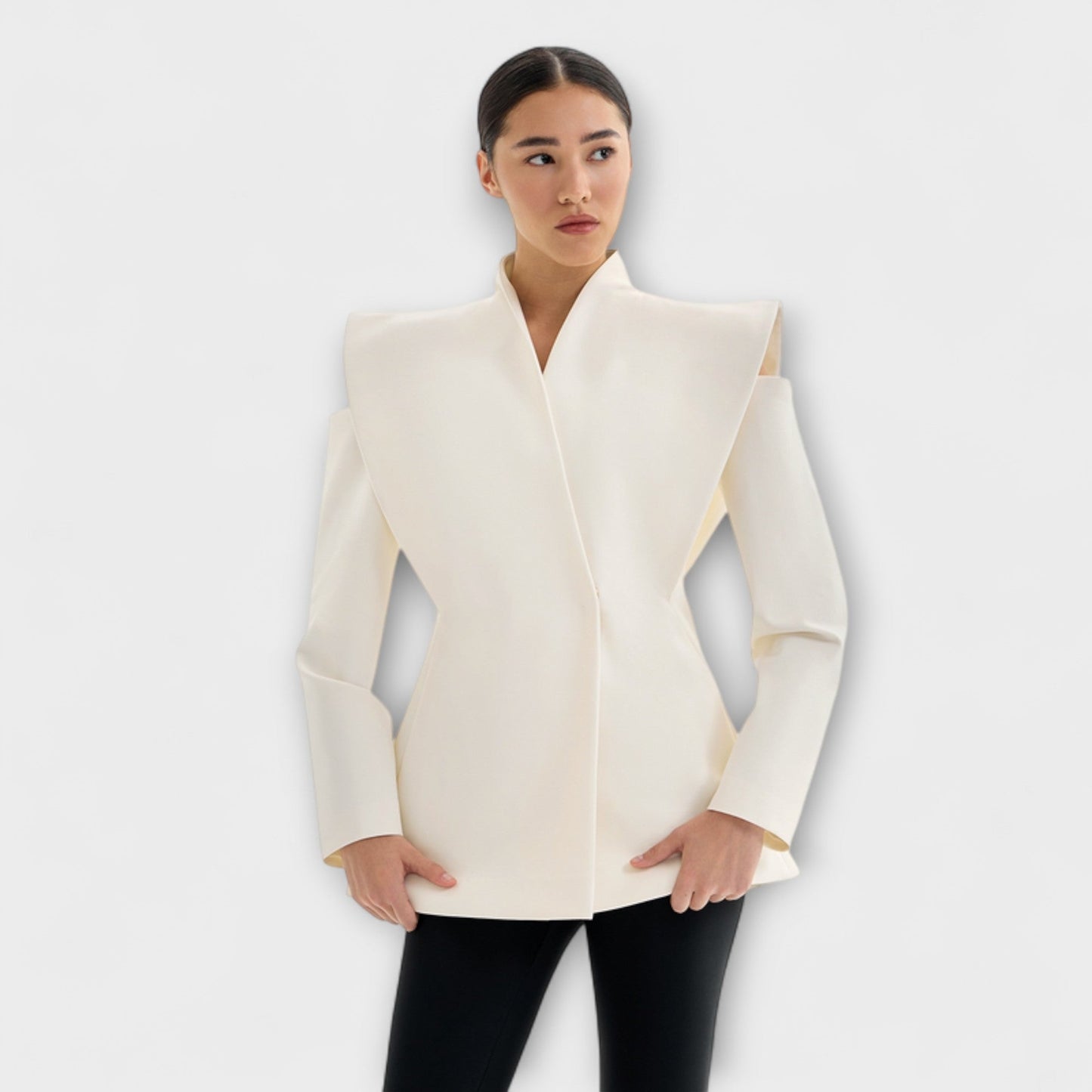 Sommerfeld™ | Valeria – Sculptural Shoulder Blazer