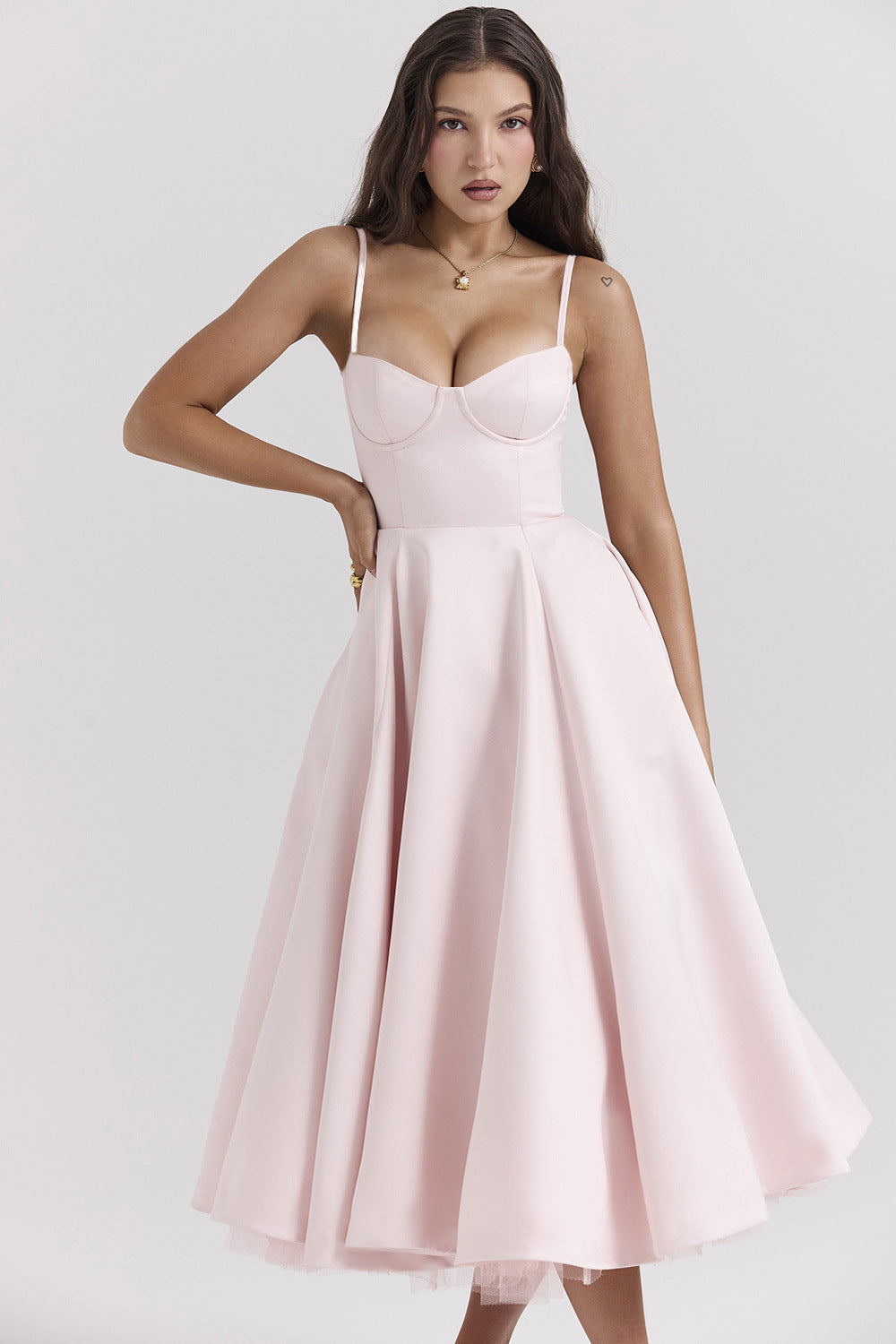 YLIANA | Verspieltes Midi Kleid für den Sommer