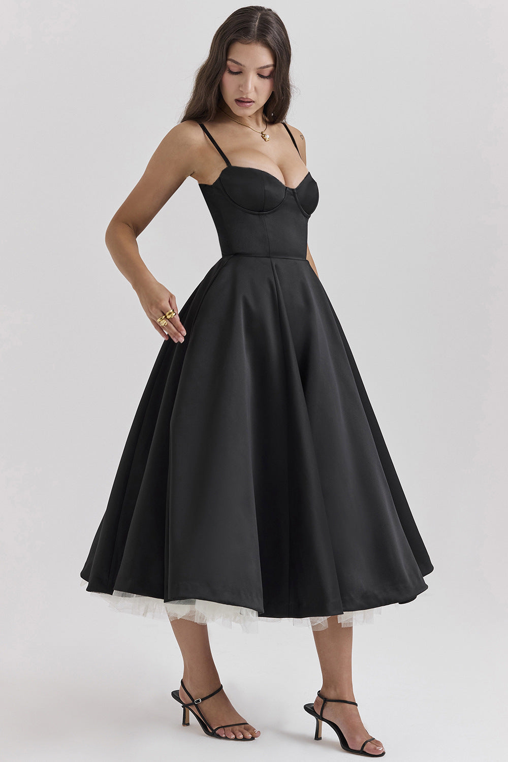 YLIANA | Verspieltes Midi Kleid für den Sommer