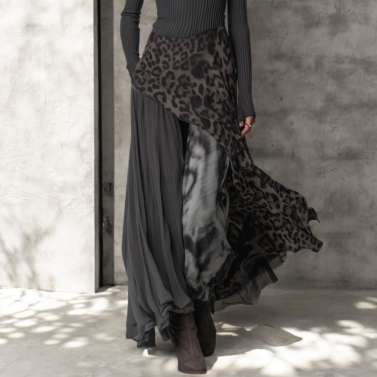 Fena™ - Langes Kleid mit Leopardenmuster-Details