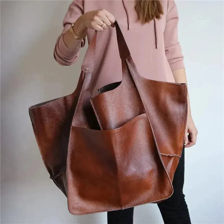 Lauras Zeitlose Eleganz | Vintage Handtasche