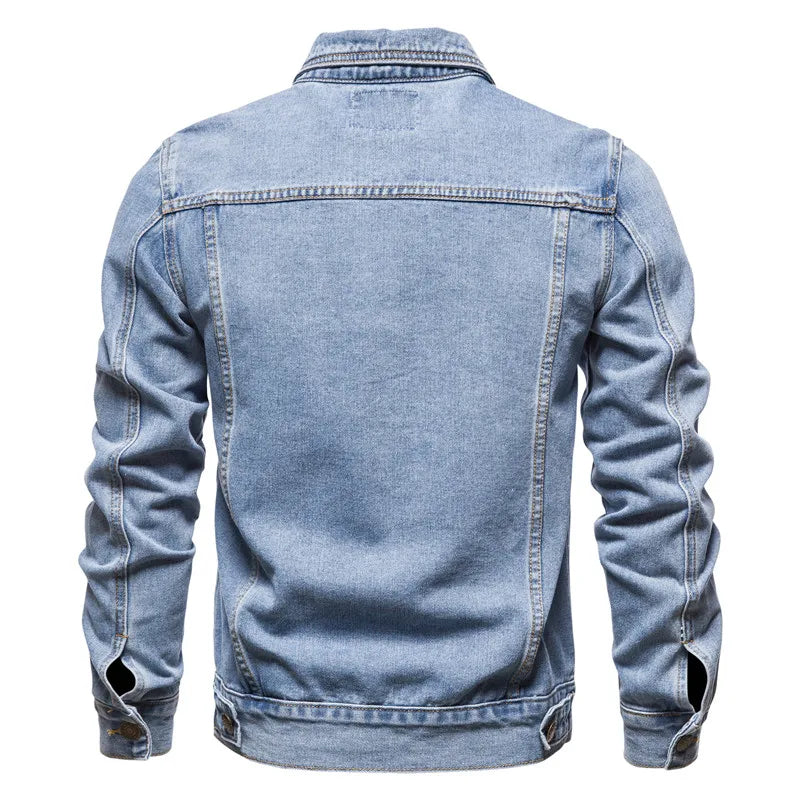 Zeitlose Jeansjacke