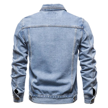 Zeitlose Jeansjacke