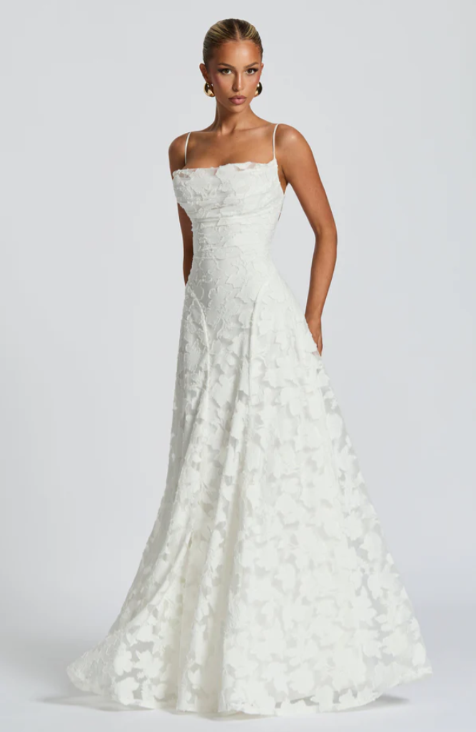 SOFIA | Elegantes Spitzen-Maxi-Kleid