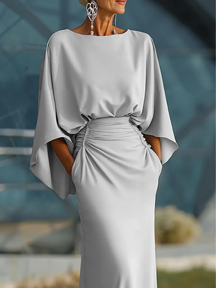 Clara | Elegantes V-Ausschnitt-Kleid mit Rückenfreischnitt und Ärmeln